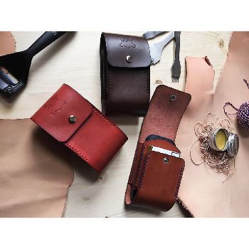 Martin Vozniak - Ruční, zakázková  výroba   https://www.facebook.com/HMLeatherGoods/